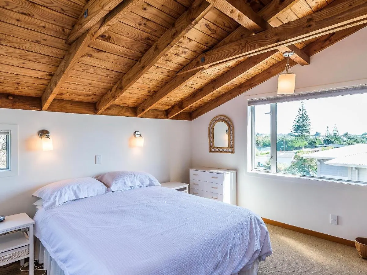 Kapiti At The Coast - Waikanae Holiday Home New Zealand