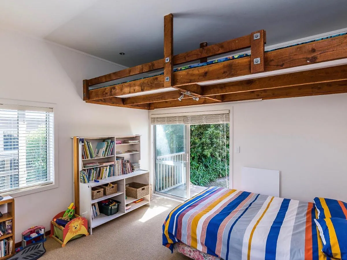 Kapiti At The Coast - Waikanae Holiday Home